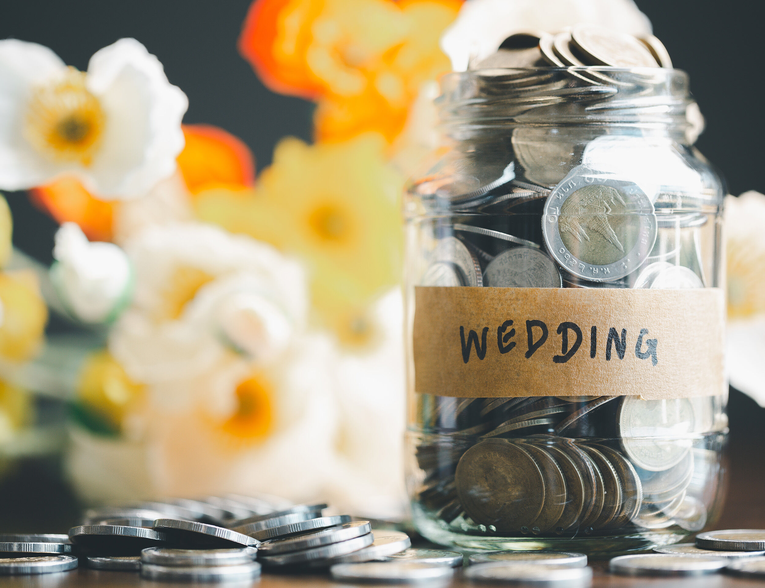 Creative wedding budget planning with a checklist, calculator, and expense tracker
